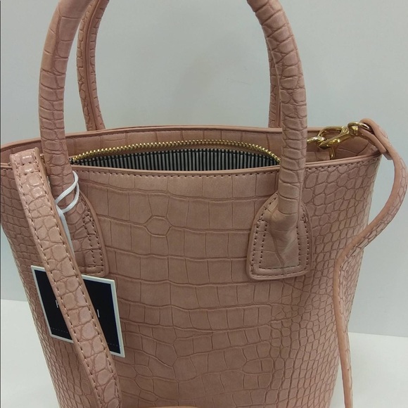 KAARI BLUE BRAND NEW HAND BAG REGULAR 78$ - Picture 3 of 3